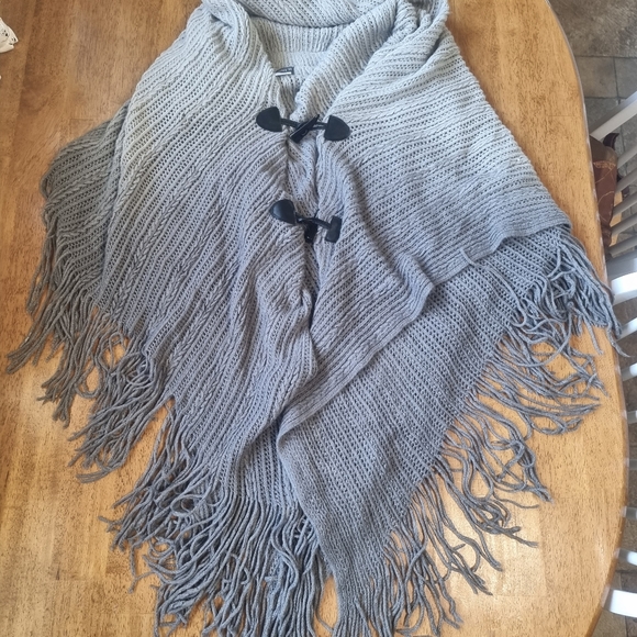 Ombre Knit Sweater Shawl - Picture 7 of 8